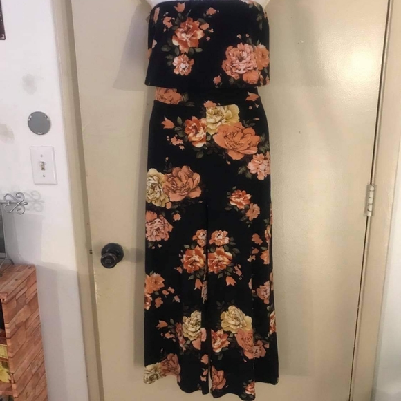 Heart Hips Pants - Heart hips brand size small floral romper